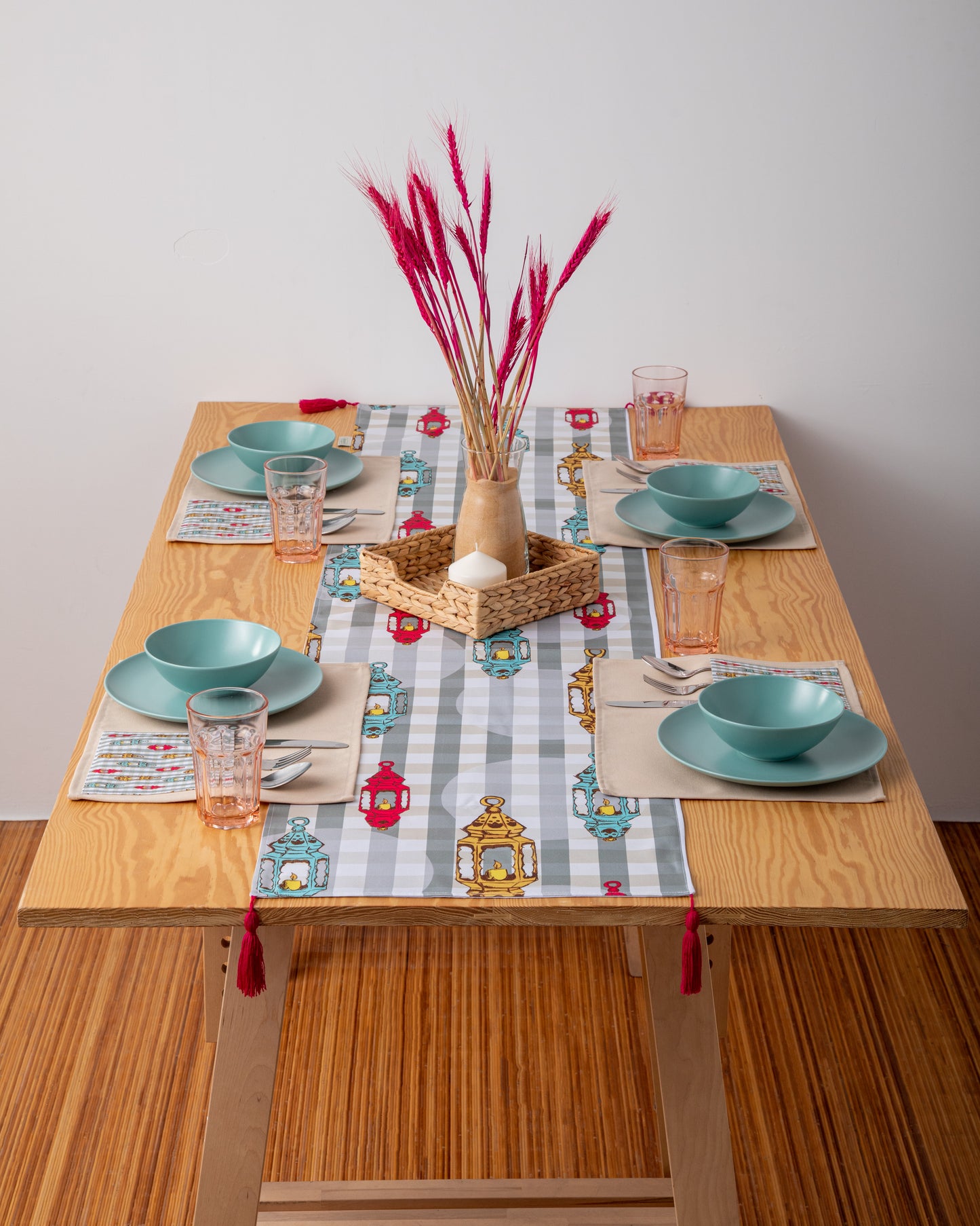 Printed Vintage Lanterns Table Runner