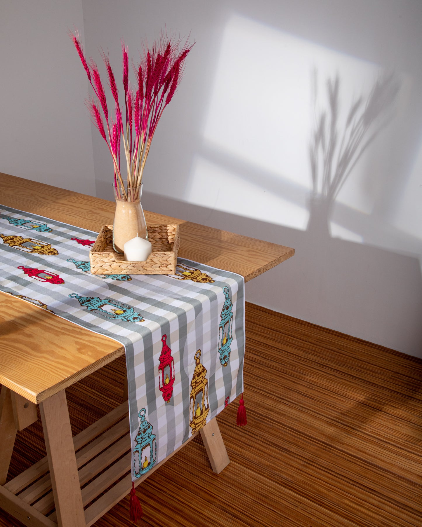 Printed Vintage Lanterns Table Runner